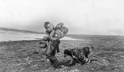 Эскимосская женщина и собака